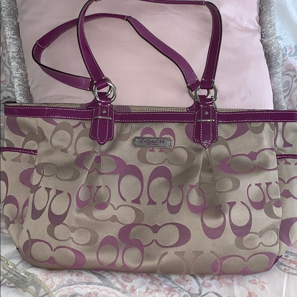 Coach Handbags - COACH purse- CLEAN & authentic